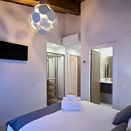 Inés Luna Aparthotel